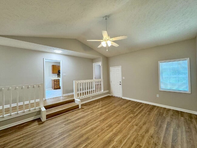 Photo - Beautiful Three Bedroom Home!