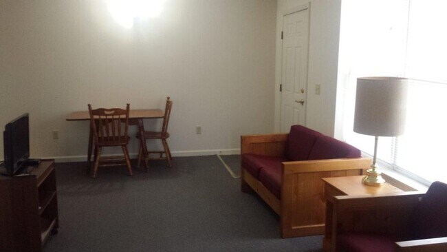 Photo - College Court One-Bedroom - Sublet Availab...