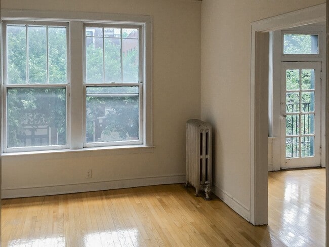 Photo - 435 W Surf St Unit 1H