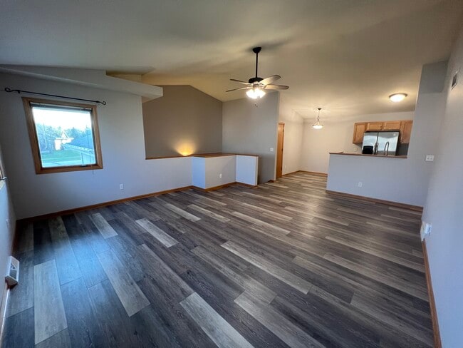 Photo - 611 Wellington Dr