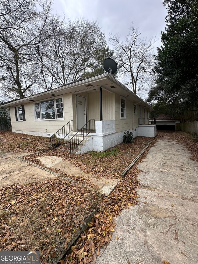 Building Photo - 3349 Pio Nono Cir