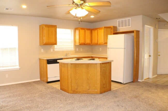 Photo - Adorable 3 bedroom 2.5 bathroom in Jenks!