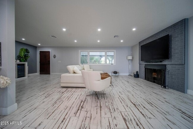 Photo - 11470 N 64th St