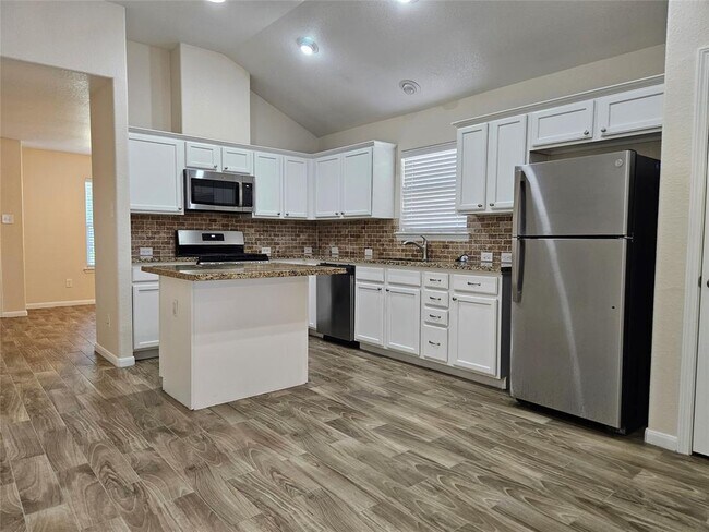 Photo - 2115 Summit Meadow Dr