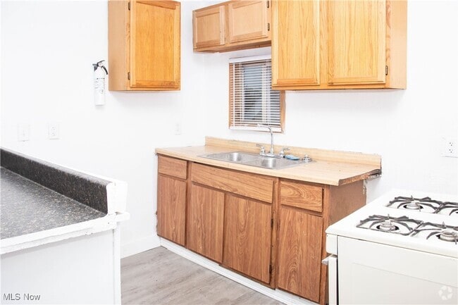 Building Photo - 923 Baughman St Unit C Rental