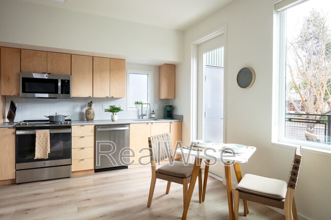 Photo - 168 Garfield St