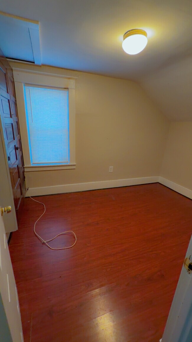 Photo - 191 Vandervoort St