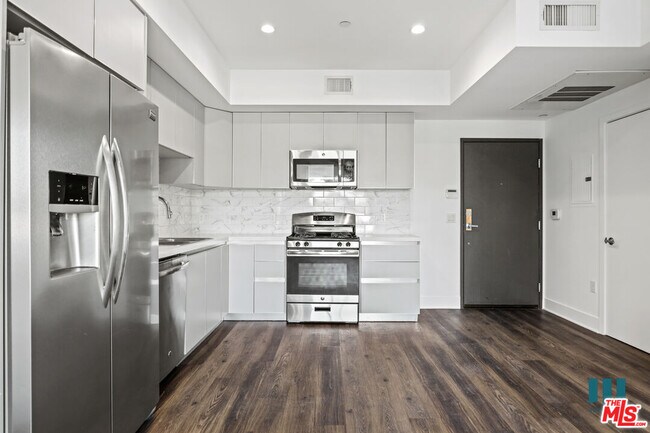 Photo - 11209 Richland Ave Unit ph1