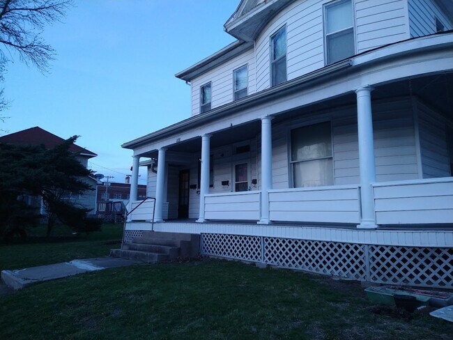 443 Walnut St Unit 3