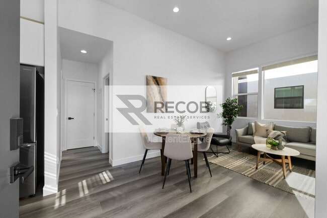 Photo - 1638 Elm Ave Unidad 3