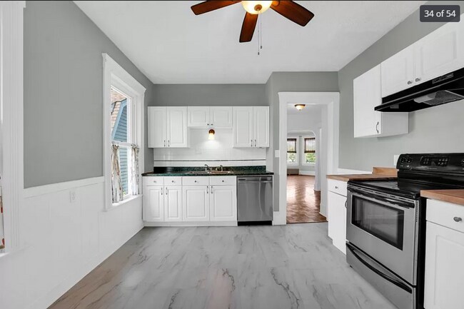Photo - Renovated - 3 Bedroom Duplex Unit 14224 Franklin