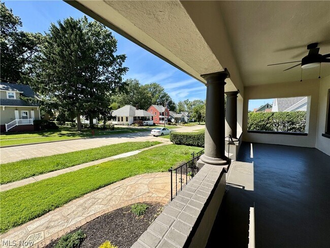 Photo - 1451 Craneing Rd