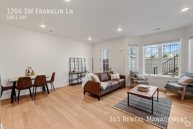 Building Photo - 1206 SW Franklin Ct Rental