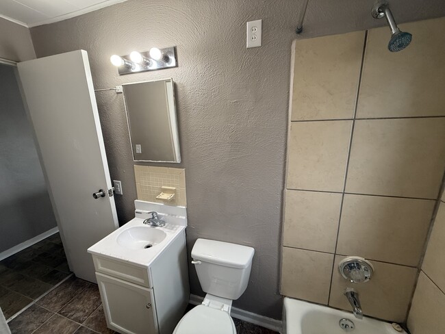 Photo - 206 Locust St Unit 7