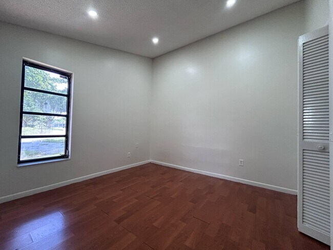 Photo - 4029 SW 68th Way