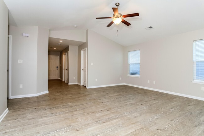 Photo - 2509 Guildhall Ln