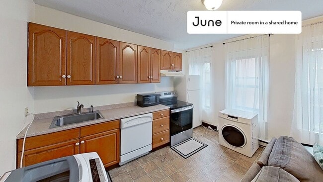 Photo - Room in Shared 3 bed/1 bath home Unidad B