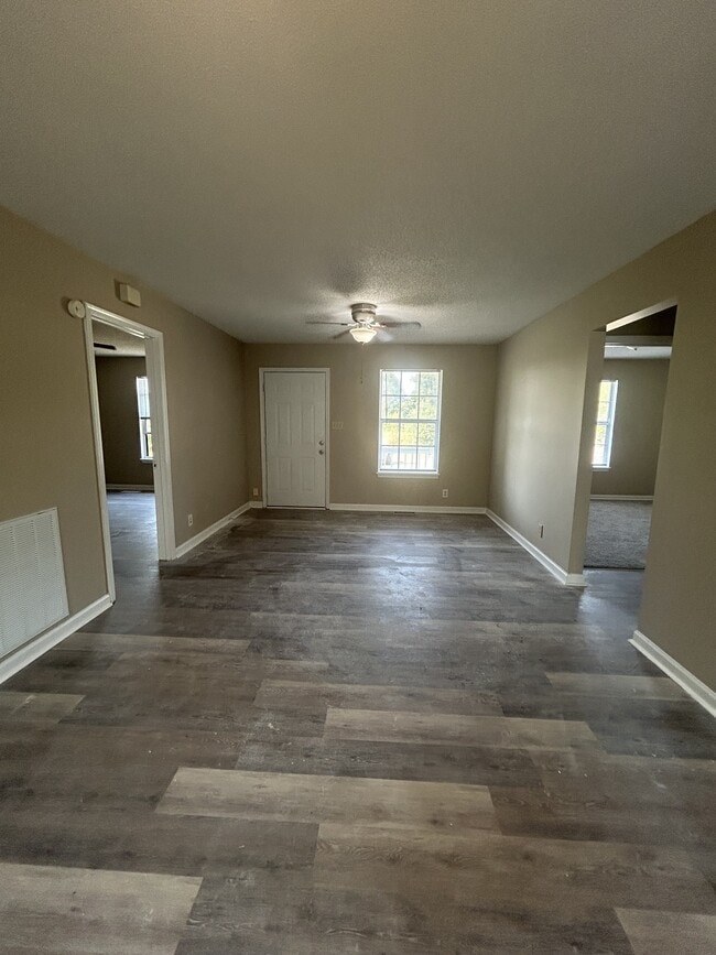 Photo - 2070 Carneal Ln