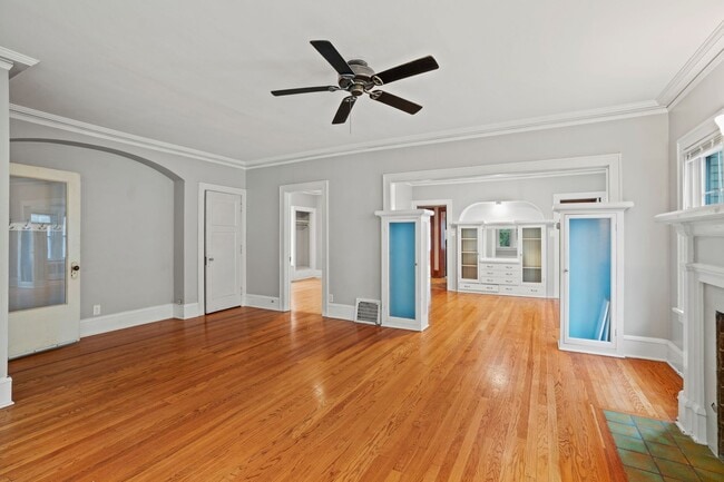 Photo - 3038 N Maryland Ave