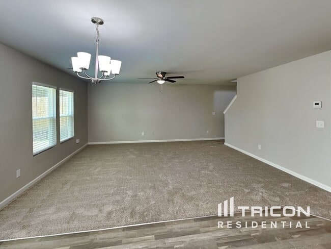 Photo - 341 Freeman Cir