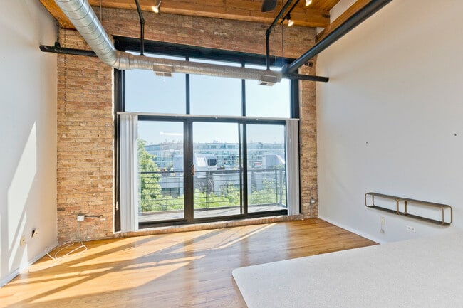 Photo - 2210 W Wabansia Ave Unidad 403 Rental