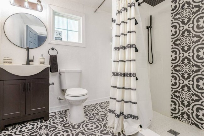 Photo - 2301 Carlton Dr Unidad 2