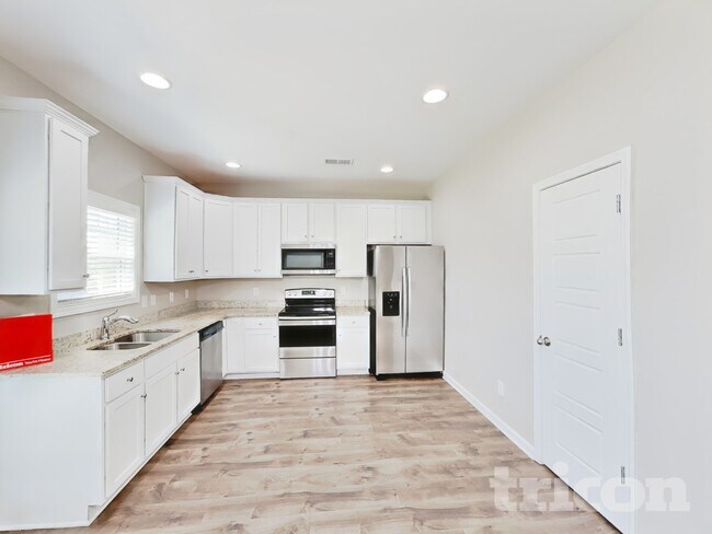 733 W Coker Way