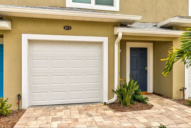 Photo - Waterfront Townhome - FULLY FURNISHED | 2 ...