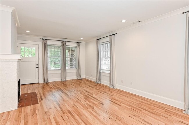 Photo - 2134 Delano Dr NE