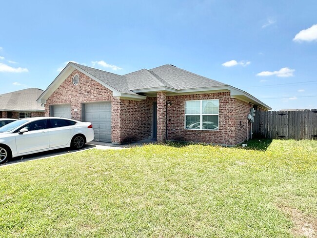 Building Photo - 6310 Temora Loop Unit B Rental