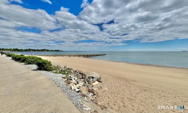 Photo - 25 Village Rd