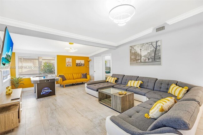 Photo - 1984 Windward Dr