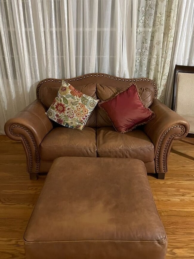 1503 Westbury Dr - Furnished House