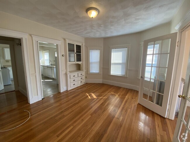 Building Photo - 10 Pinkham Rd Unit 2 Rental