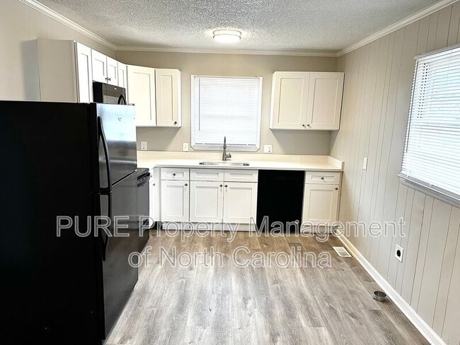 Photo - 1414 White St