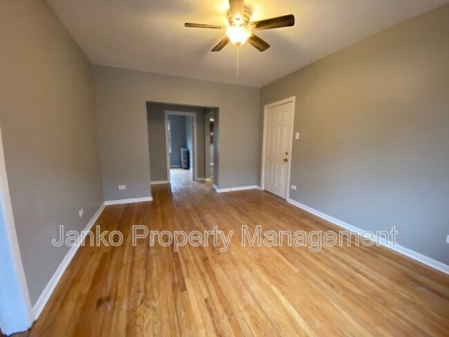 2916 W 64th St Unit 1