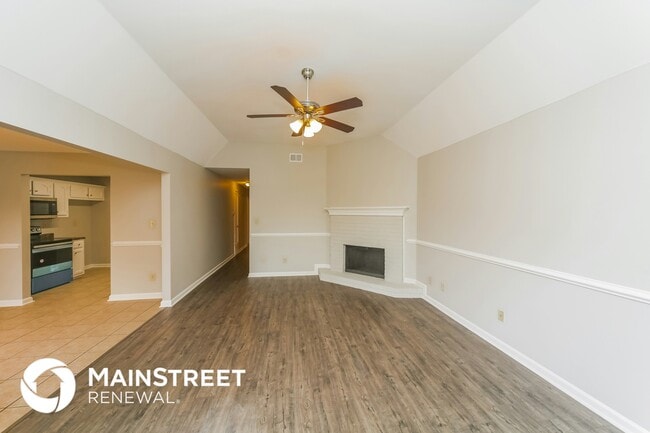 Photo - 215 Guthrie Dr