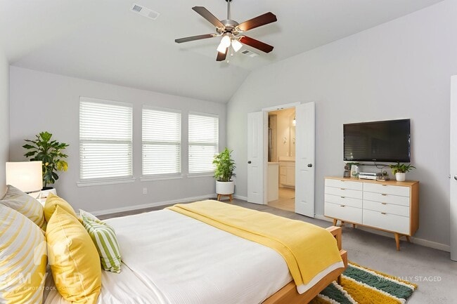 Photo - 120 Knight of Realm Blvd