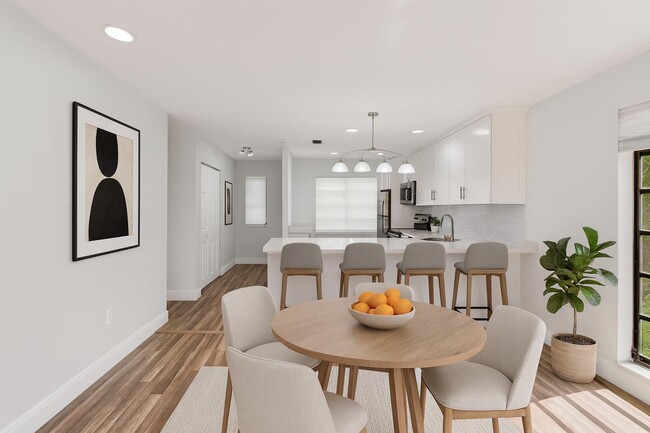 Building Photo - 8536 Casa Del Lago Unit 49-B