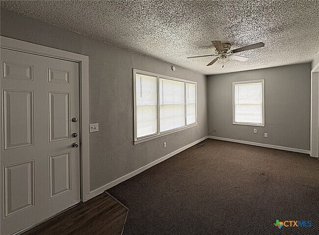 Photo - 306 N Ann Blvd