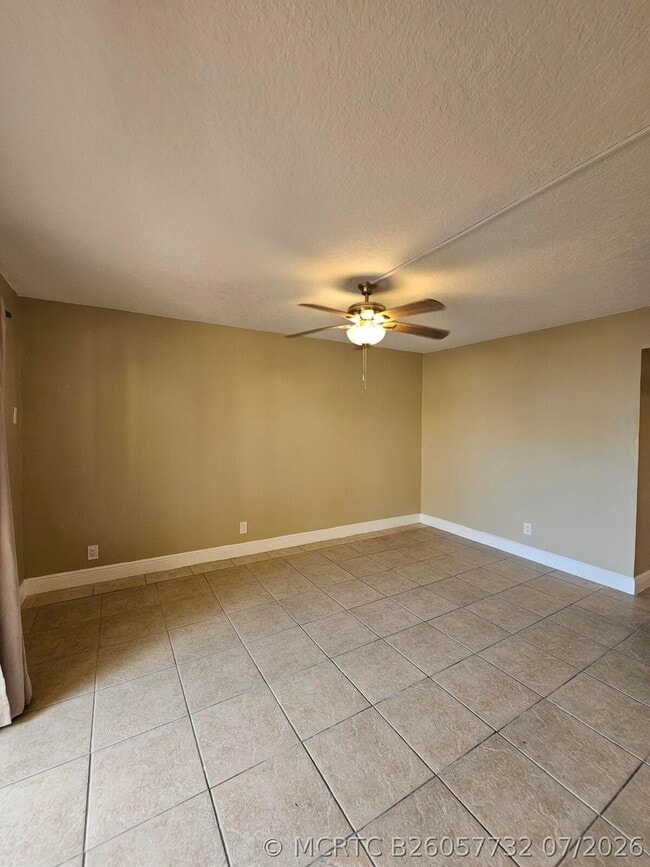 1200 Blue Heron Blvd Unit 5