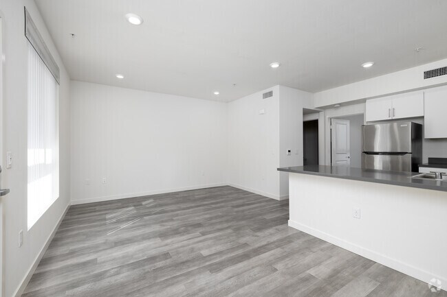 1BD, 1BA - 598SF - Living room