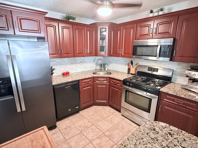 Photo - 17-1 Augusta Ct Unit 17-1 Augusta Ct