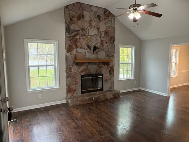 Photo - LaVergne-3BR/2BA-1250 SF