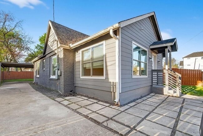 Photo - 4520 Sharon St