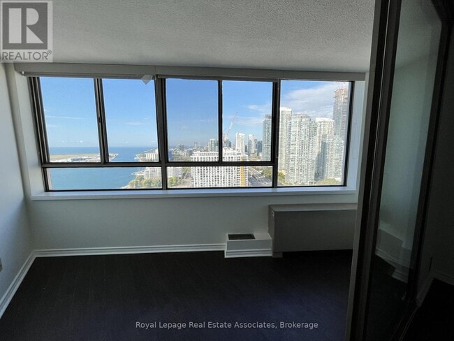 Photo - 270 Queens Quay W Unit 2603
