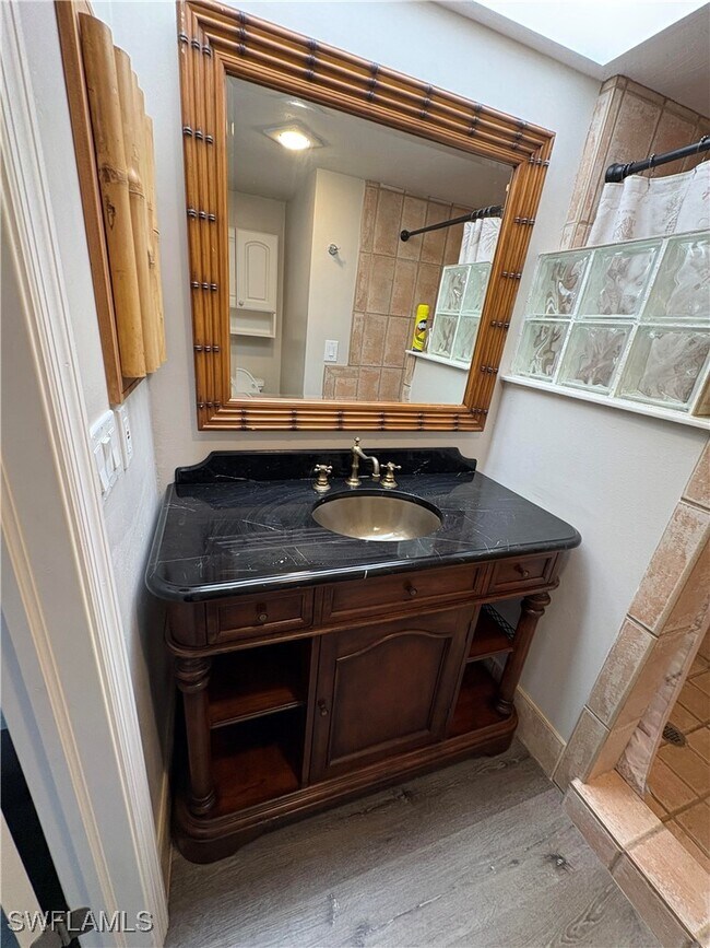 Photo - 203 Esther St