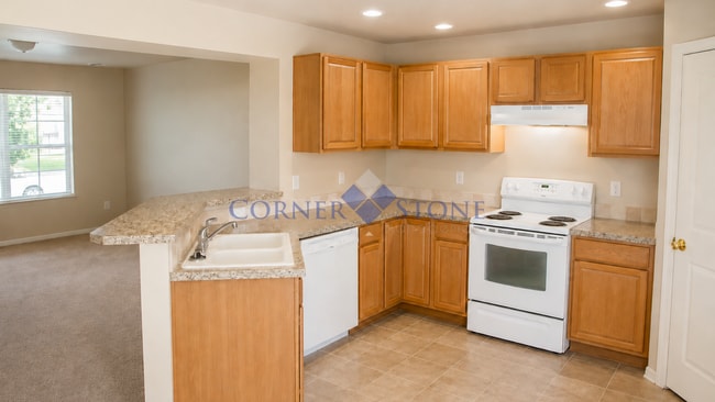 Photo - Large 4 Bedroom Home with Garden space, Basketball Court, Close to park!