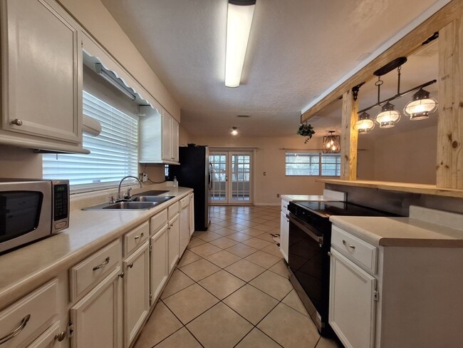 Photo - 4006 Bayfront Pkwy