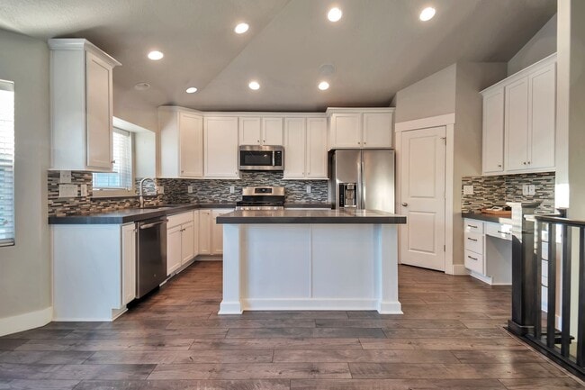 Photo - Incredible 6 bedroom Rambler in West Jordan